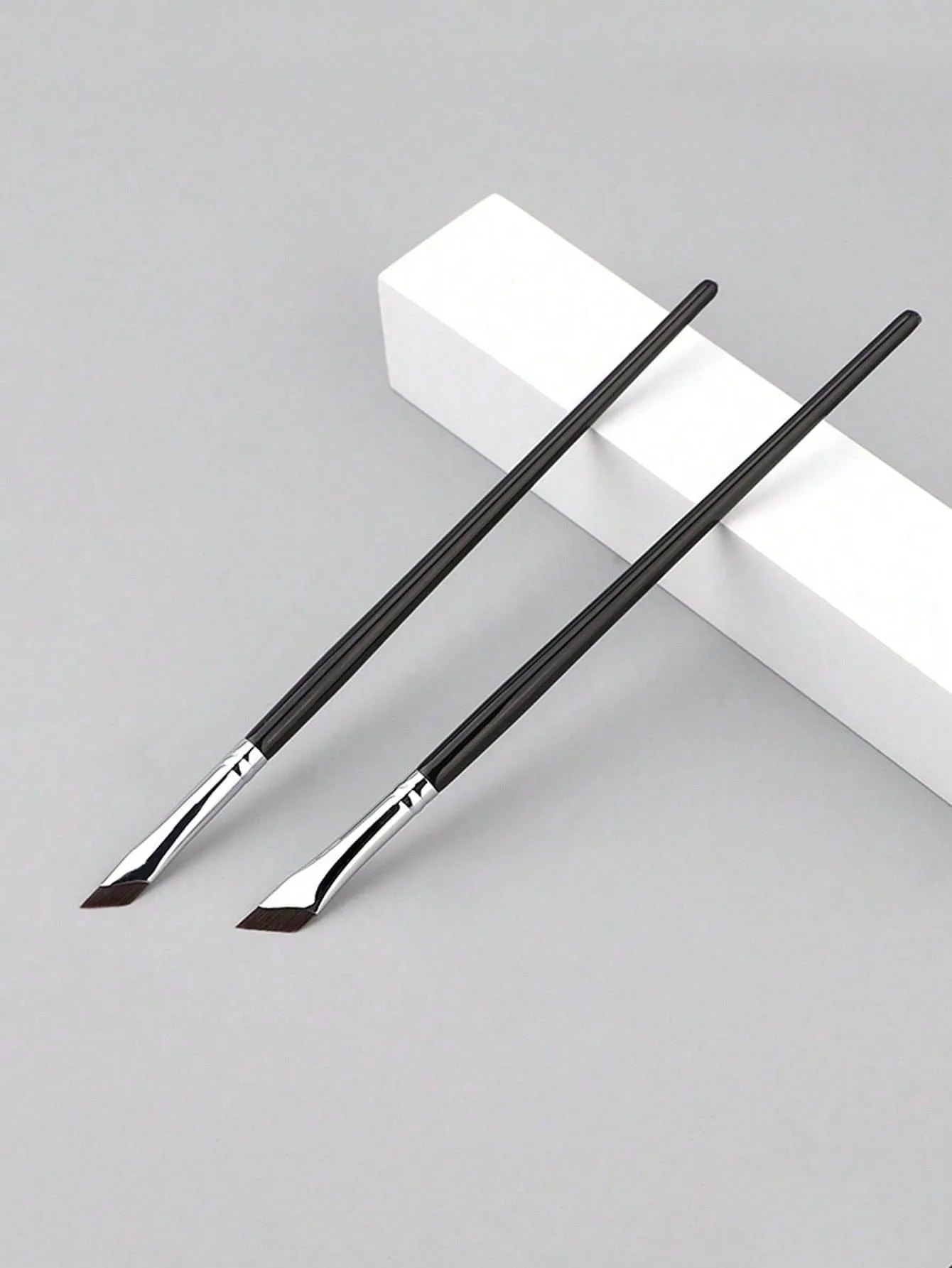 1pc Eyeliner Brush With Ultra-Fine Angled Tip And Flat Brow Brush, Precision Detail Brush For Eye And Undereye Makeup