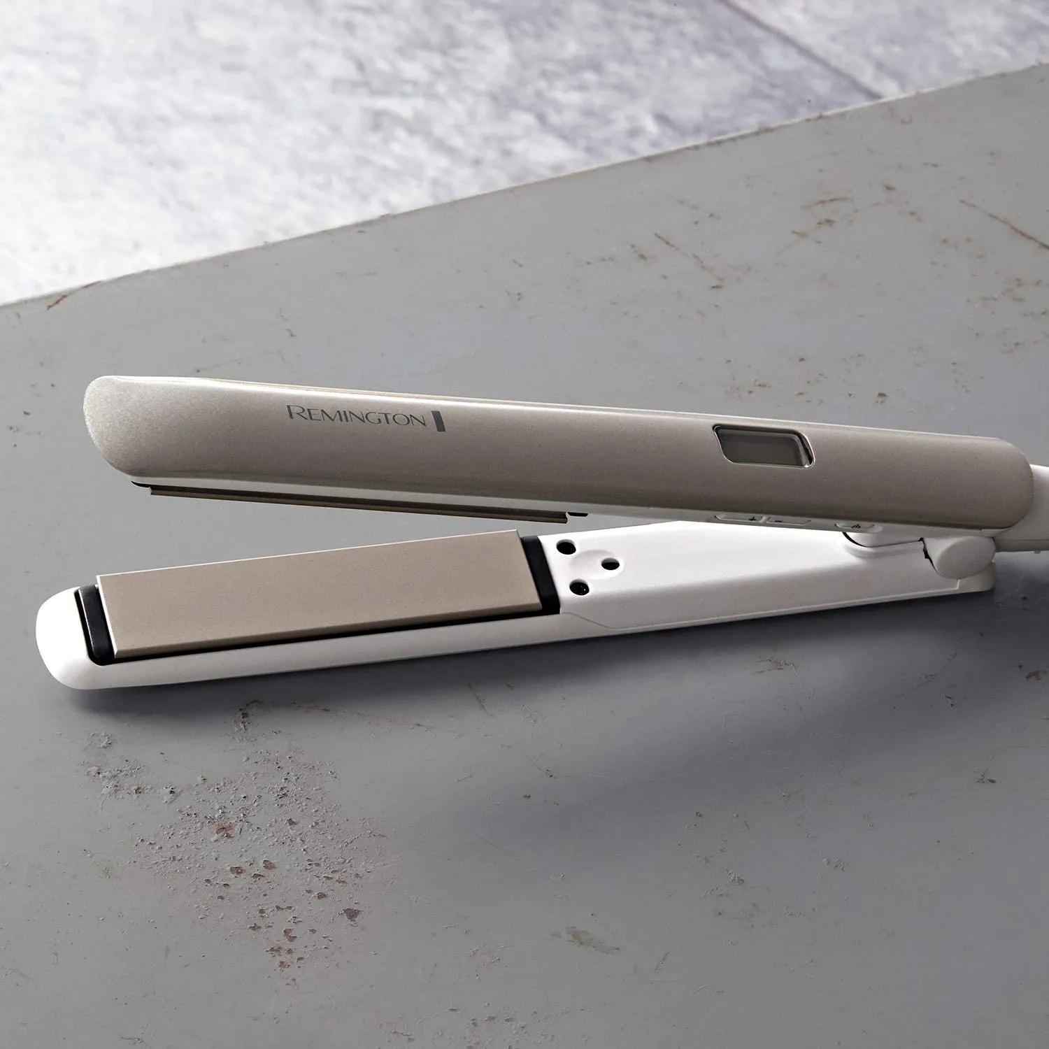 S8901 REMINGTON STRAIGHTENER - HYDRA LUXE, HEALTHY STYLING